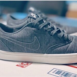 Nike SB Check (Solar Gray), Women’s Size 7